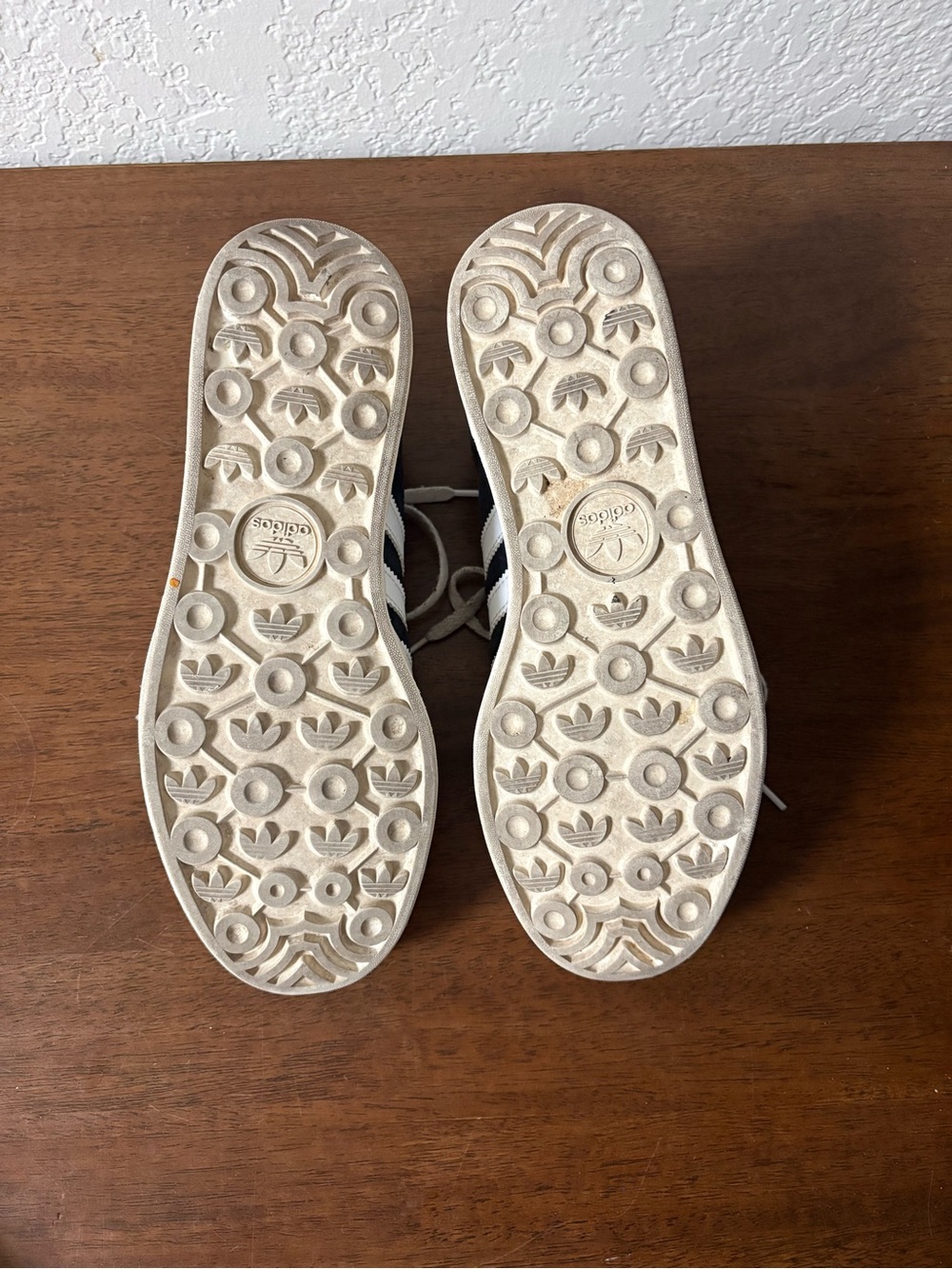 Adidas Women’s Black Gazelle shoes - Picture 6 of 7
